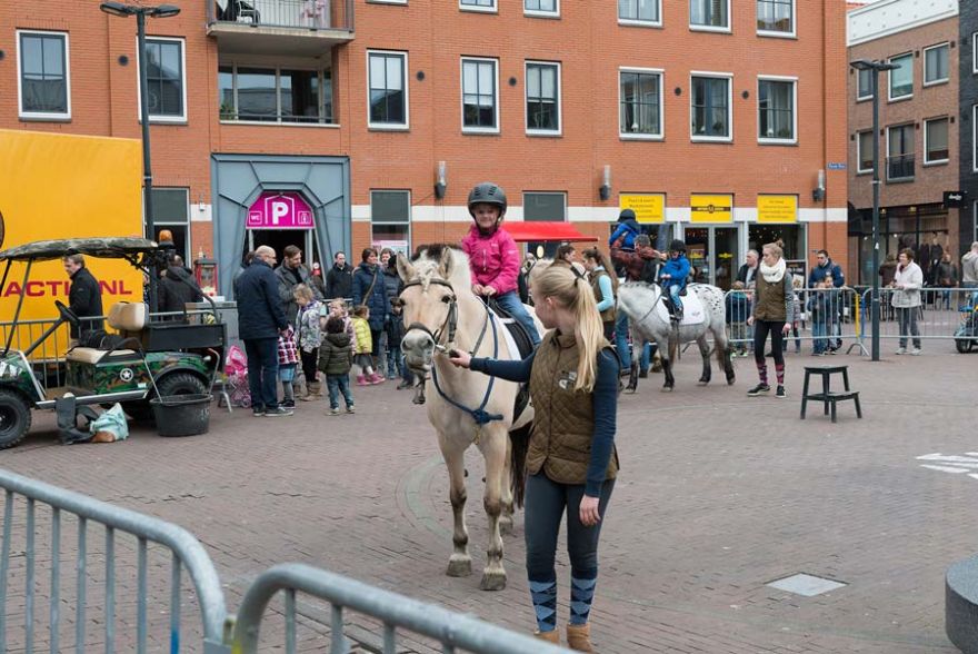 &ldquo;Spontaan&rdquo; lentefeest in winkelcentrum